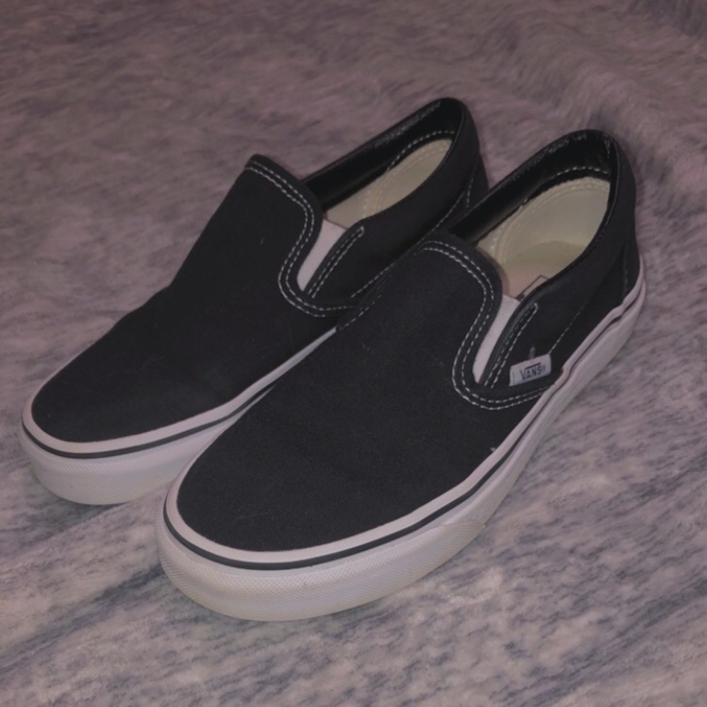 black slip on vans size 6